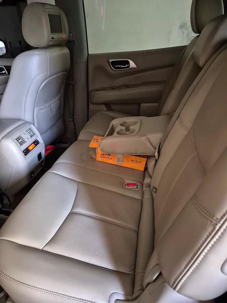 Nissan Pathfinder 2015 Excellent condition - Image 20