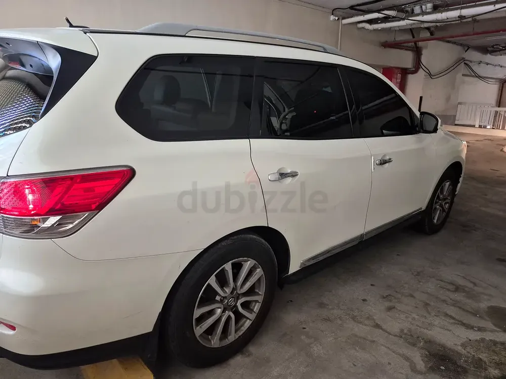 Nissan Pathfinder 2015 Excellent condition - Image 5