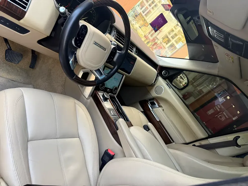 2015 Land Rover Range Rover Autobiography | GCC Specs | Pristine Condition - Image 13