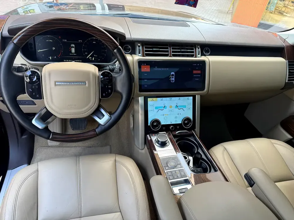 2015 Land Rover Range Rover Autobiography | GCC Specs | Pristine Condition - Image 14