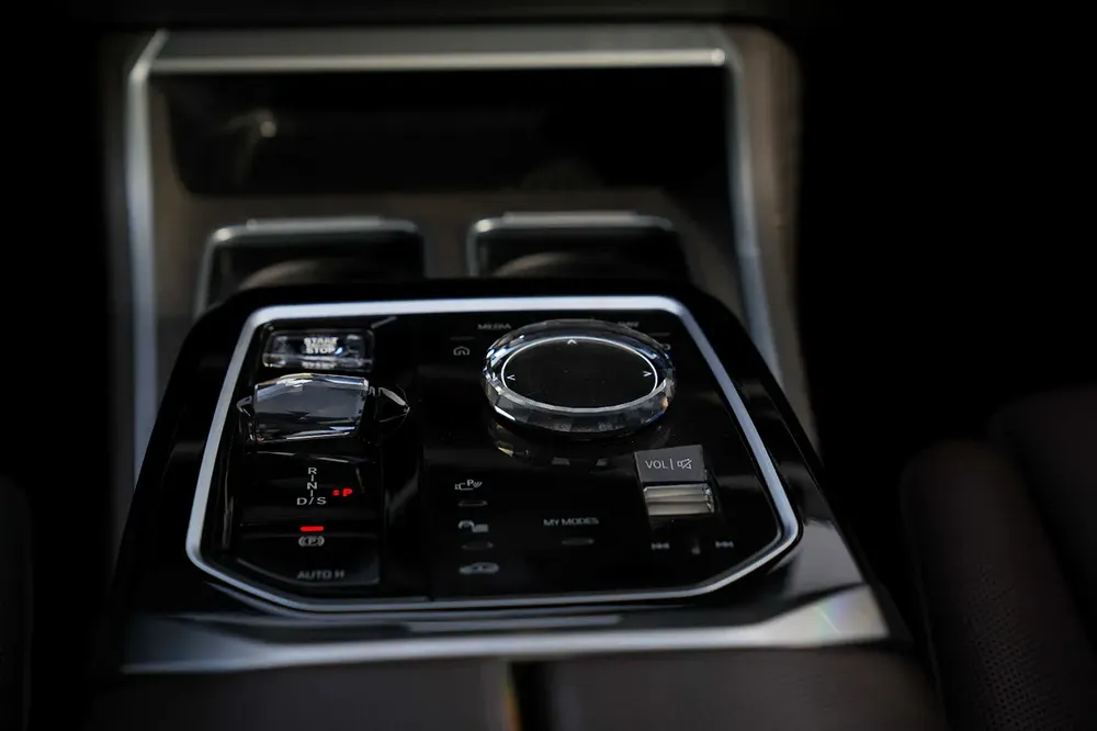 BMW 7-Series 740i Executive 2023 | Korean Specs | Pristine Condition - Image 17
