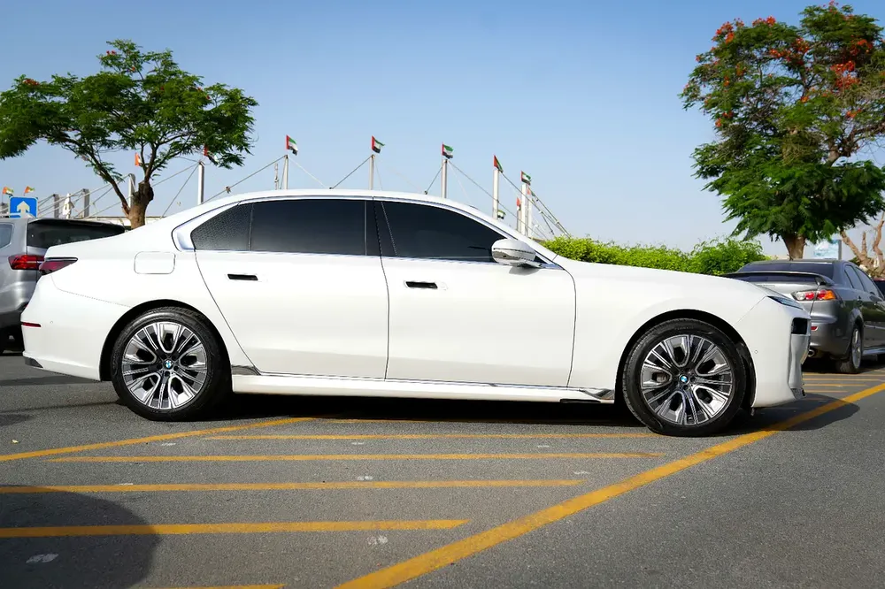 BMW 7-Series 740i Executive 2023 | Korean Specs | Pristine Condition - Image 7