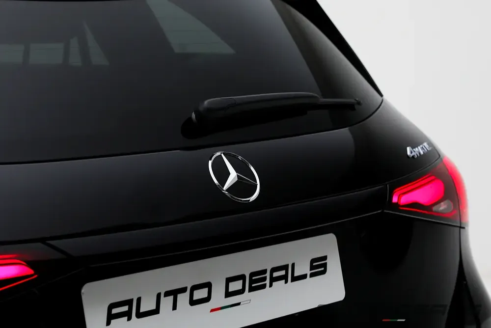 2023 Mercedes-Benz GLC 300 4MATIC | Luxury Compact SUV | Turbo Performance | Excellent Condition - Image 11