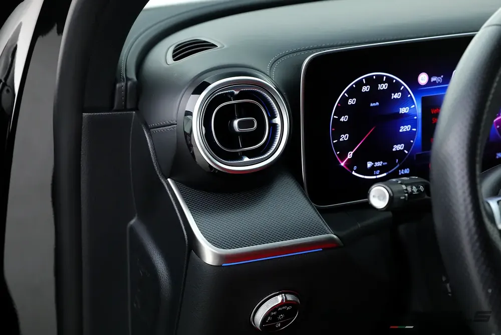 2023 Mercedes-Benz GLC 300 4MATIC | Luxury Compact SUV | Turbo Performance | Excellent Condition - Image 17