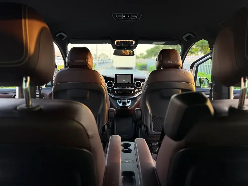 Mercedes-Benz Viano 2017 GCC Specs - Well Maintained - Image 17