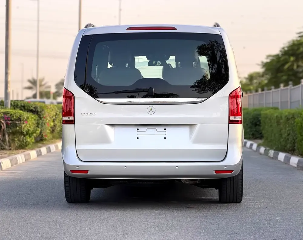 Mercedes-Benz Viano 2017 GCC Specs - Well Maintained - Image 6