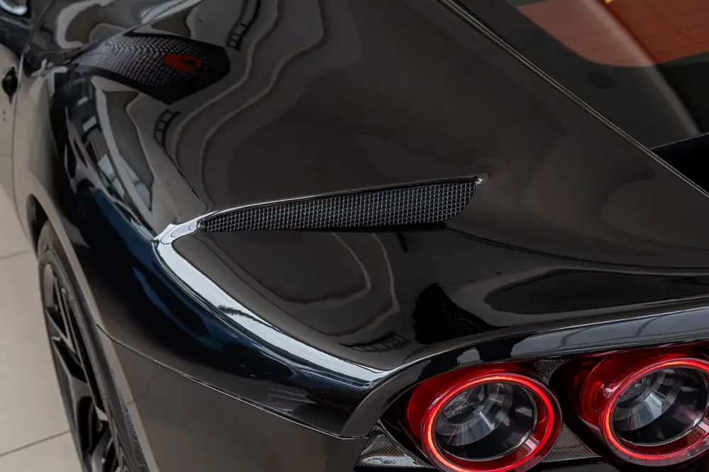 Ferrari 812 Superfast |  GCC Specs | Fully Carbon Fiber | Ceramic Brakes | Low Mileage | 2018 - Image 10