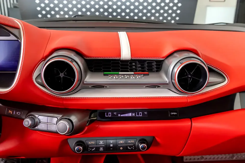 Ferrari 812 Superfast |  GCC Specs | Fully Carbon Fiber | Ceramic Brakes | Low Mileage | 2018 - Image 15