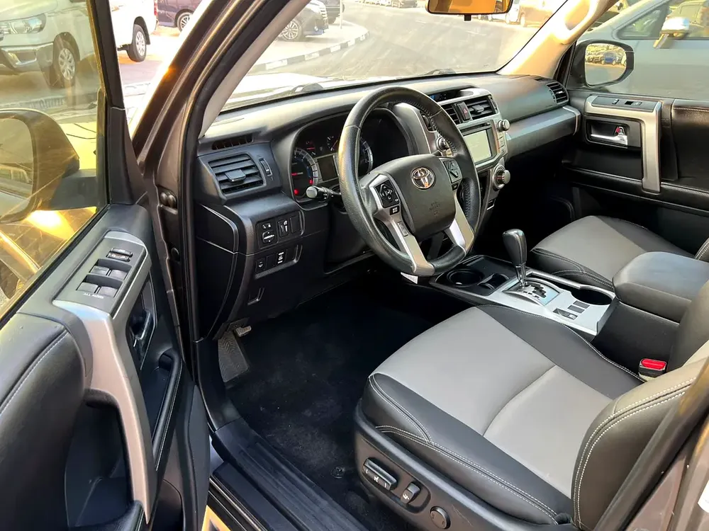 2015 Toyota 4Runner SR5 Premium - 4.0L V6 - Full Display Rear CAM  - Leather Seat - Image 10