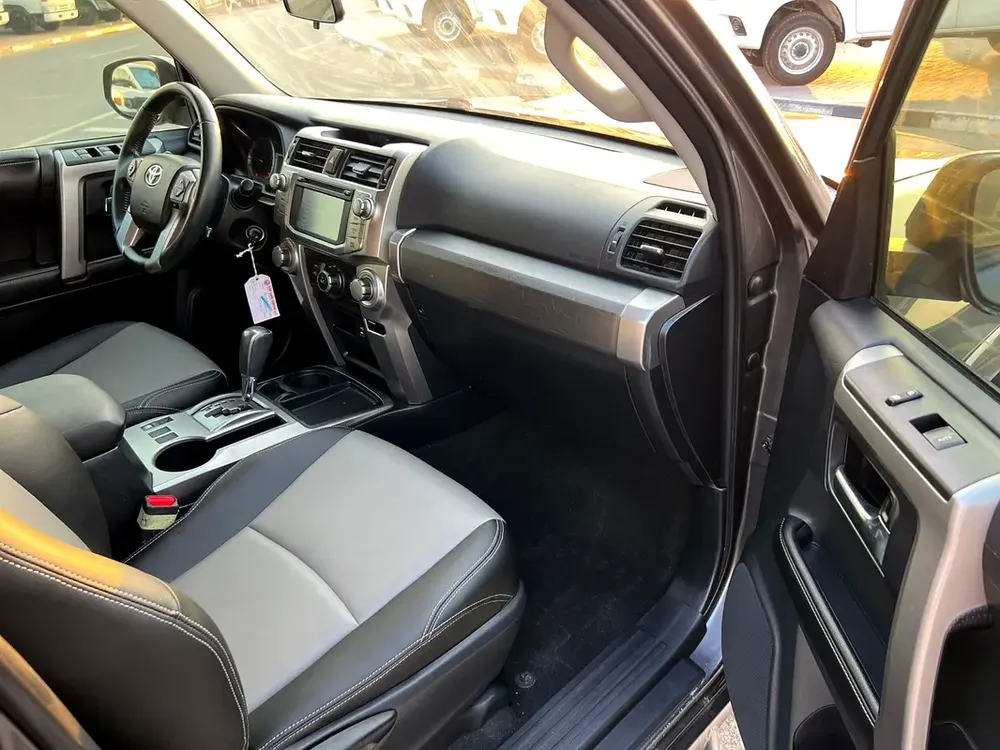 2015 Toyota 4Runner SR5 Premium - 4.0L V6 - Full Display Rear CAM  - Leather Seat - Image 13