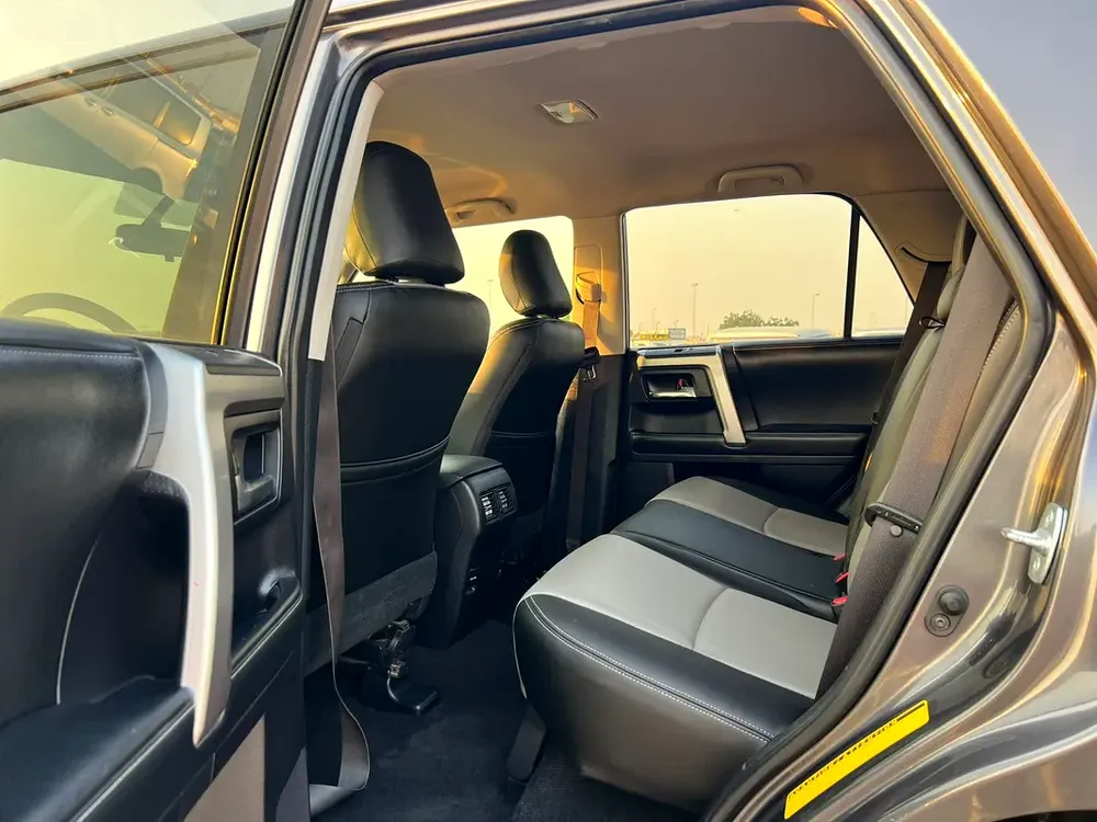2015 Toyota 4Runner SR5 Premium - 4.0L V6 - Full Display Rear CAM  - Leather Seat - Image 15