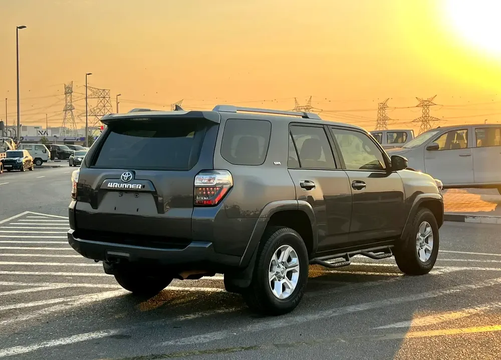 2015 Toyota 4Runner SR5 Premium - 4.0L V6 - Full Display Rear CAM  - Leather Seat - Image 8