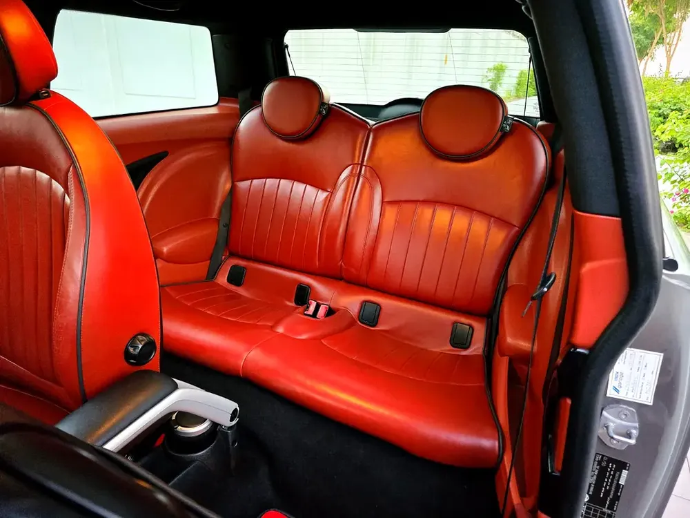 Mini Cooper JCW 2011 Chilli Edition / 2 Keys | 6 Speed Manual | Single Owner | GCC Specifications - Image 12