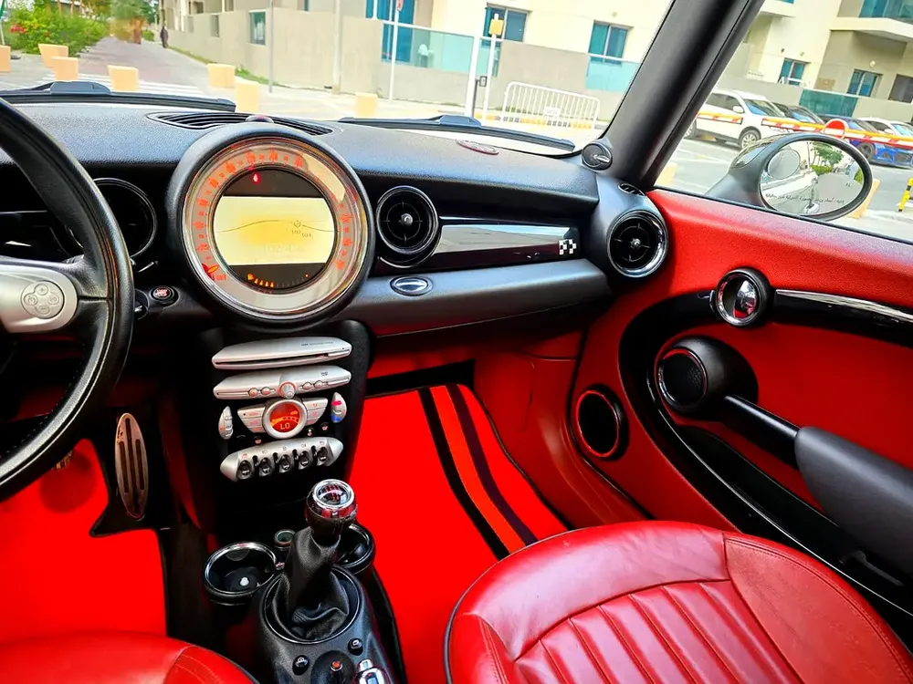 Mini Cooper JCW 2011 Chilli Edition / 2 Keys | 6 Speed Manual | Single Owner | GCC Specifications - Image 14