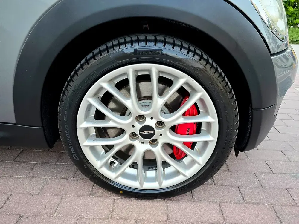 Mini Cooper JCW 2011 Chilli Edition / 2 Keys | 6 Speed Manual | Single Owner | GCC Specifications - Image 8