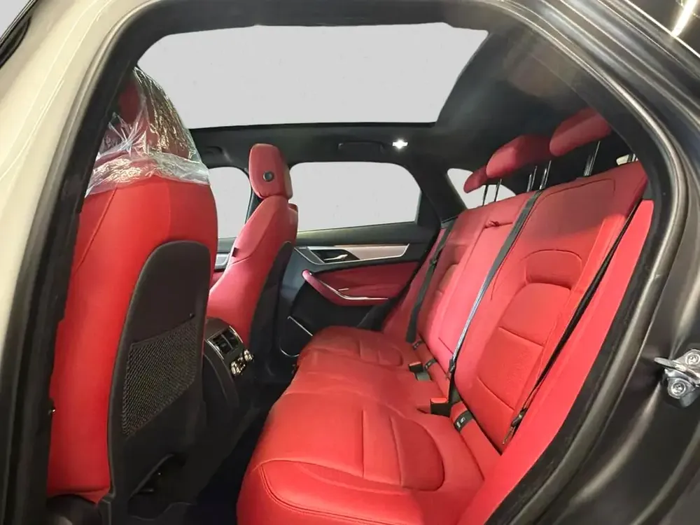 2021 Jaguar F-Pace R Dynamic SE Black - Image 11