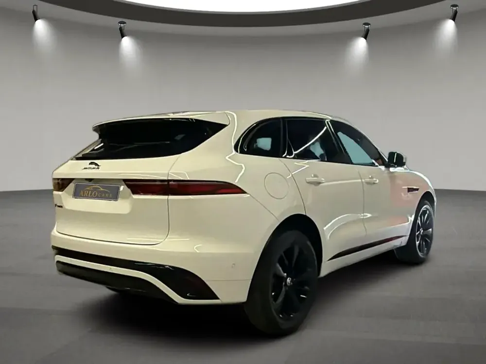 2021 Jaguar F-Pace R Dynamic SE Black - Image 5