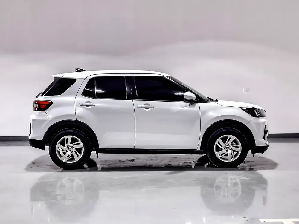 AED 745/month | 2023 Toyota Raize  | GCC Specs | Ref#463491 - Image 4