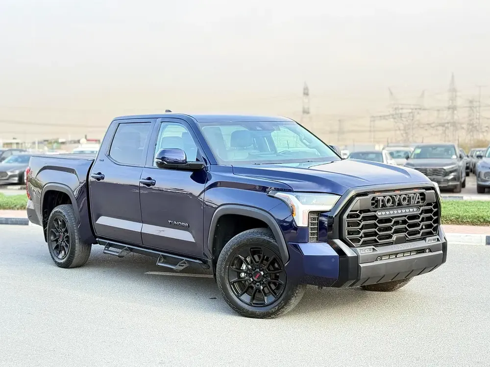 TOYOTA TUNDRA SR5 4x4 2024 - FULL OPTION only 5400 Drive- Excellent condition - Image 4
