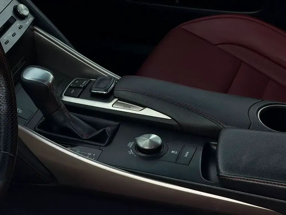 Lexus IS 300 F Sport 2018 - American Specs - Well Maintained - Image 7