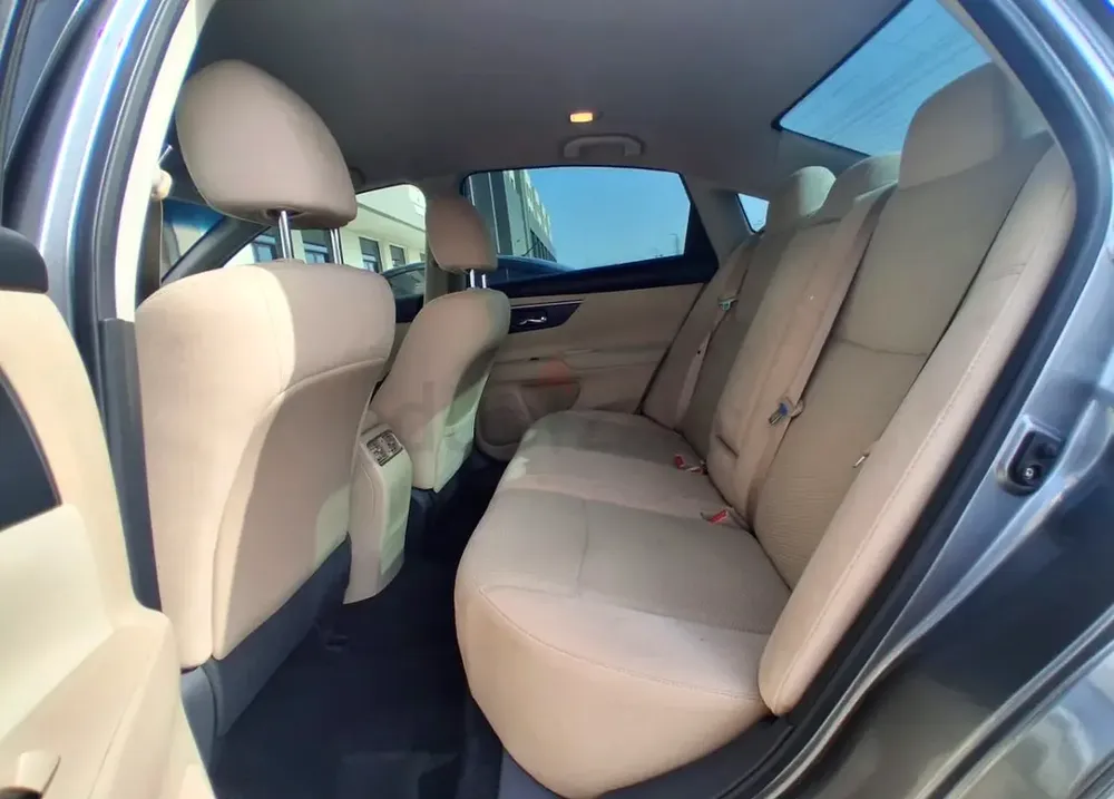 Well Maintained 2015 Nissan Altima SV - GCC Specs - Excellent Condition - Image 5