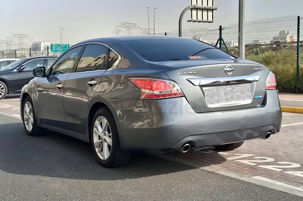 Well Maintained 2015 Nissan Altima SV - GCC Specs - Excellent Condition - Image 6
