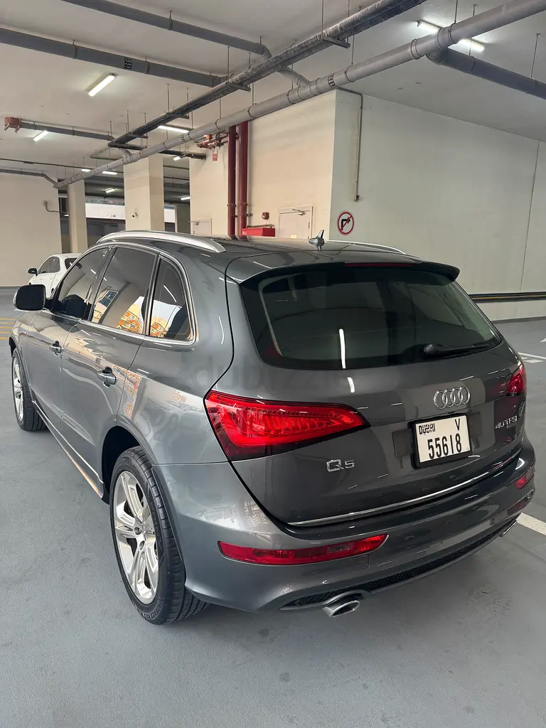 Audi Q5 40 TFSI quattro Design 2017 - GCC Specs - Excellent Condition - Image 8