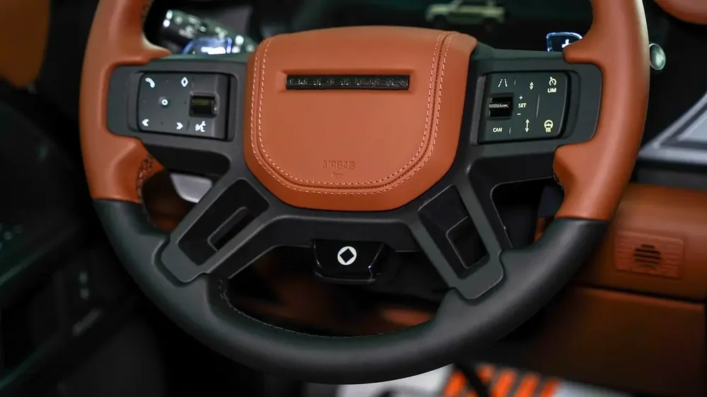 2025 Land Rover Defender 110 Octa - Brand New - Image 11