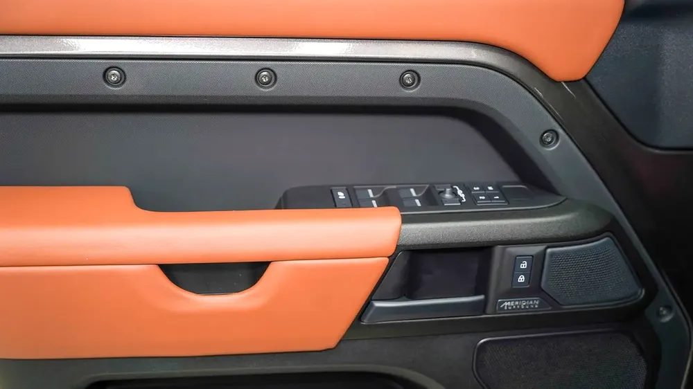 2025 Land Rover Defender 110 Octa - Brand New - Image 15