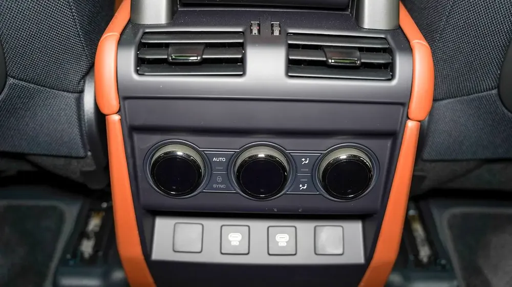 2025 Land Rover Defender 110 Octa - Brand New - Image 17