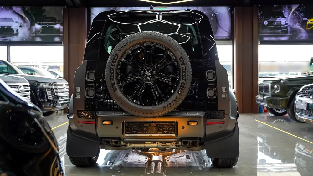 2025 Land Rover Defender 110 Octa - Brand New - Image 8