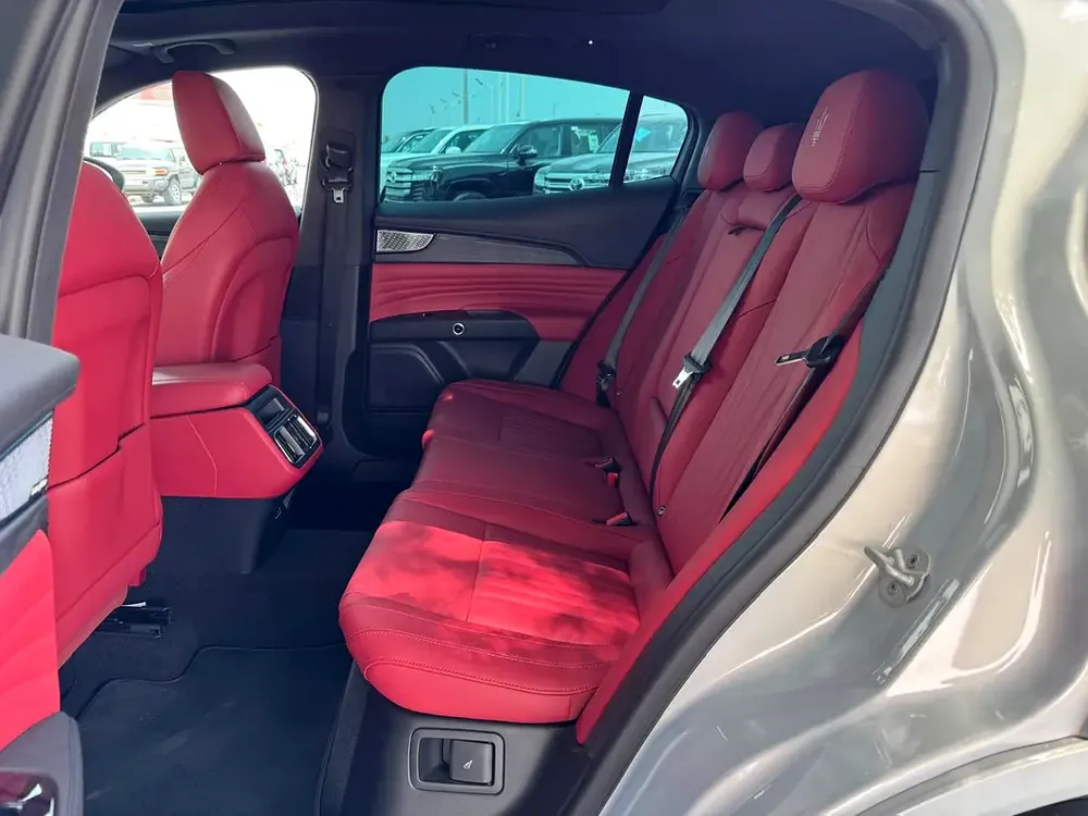 MASERATI GRECALE GT - 2023 - 2.0L ONLY 28000KM - SUPER CLEAN TITLE FRESH JAPAN IMPORT - Image 17