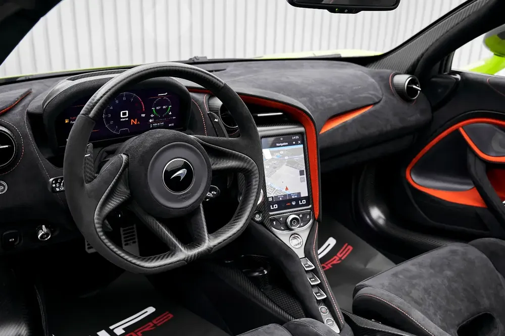 MCLAREN 765LT SPIDER, 2022, GCC, DEALER WARRANTY AND SERVICE CONTRACT, ZERO KM - Image 15