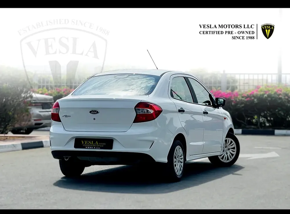 UNLIMITED MILEAGE WARRANTY / SEDAN + BLUETOOTH + USB + POWER LOCKS / IN HOUSE FINANCE - Image 7