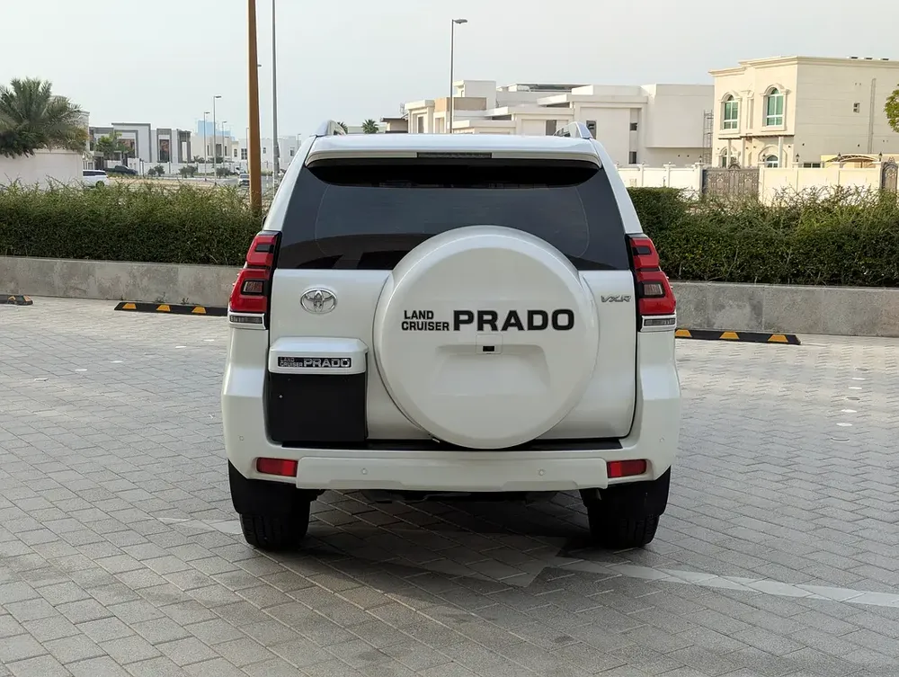 Toyota Prado VXR 2018 Full Option-V6 4.0L - GCC Specs - Well Maintained - Image 14