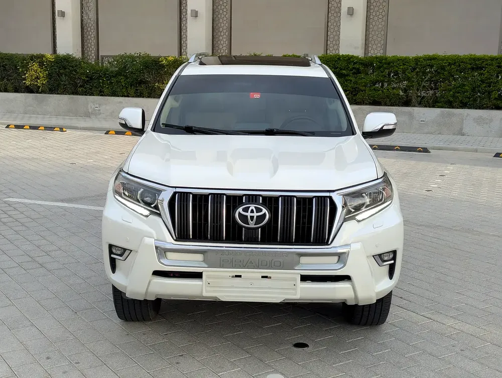 Toyota Prado VXR 2018 Full Option-V6 4.0L - GCC Specs - Well Maintained - Image 18