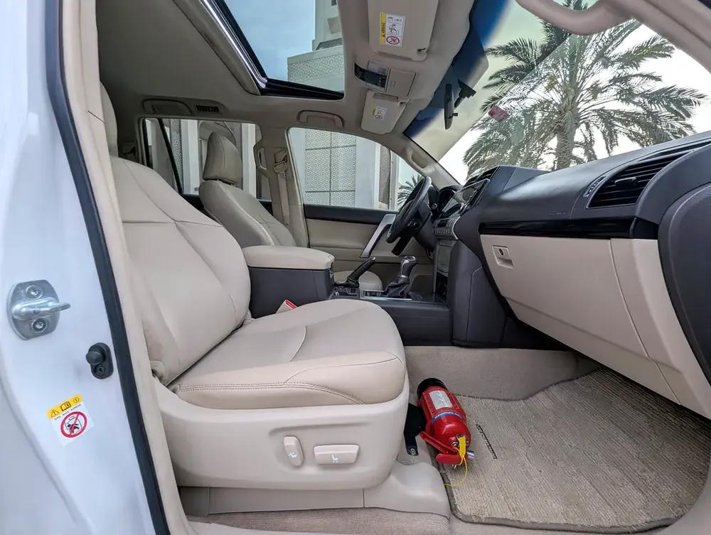 Toyota Prado VXR 2018 Full Option-V6 4.0L - GCC Specs - Well Maintained - Image 19