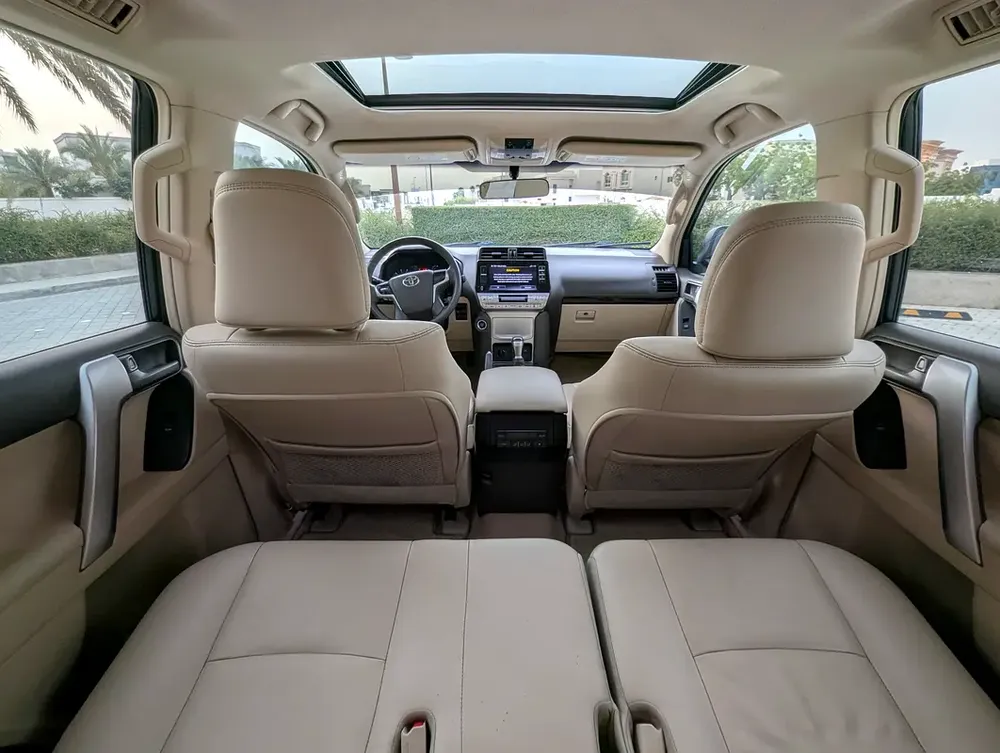 Toyota Prado VXR 2018 Full Option-V6 4.0L - GCC Specs - Well Maintained - Image 4