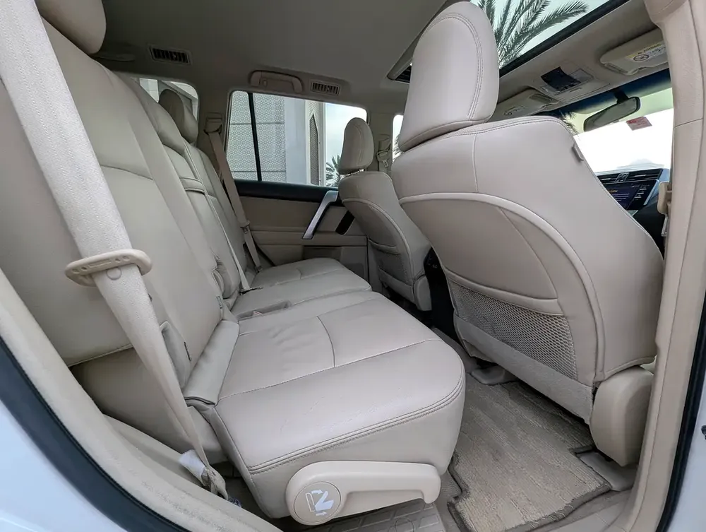 Toyota Prado VXR 2018 Full Option-V6 4.0L - GCC Specs - Well Maintained - Image 5