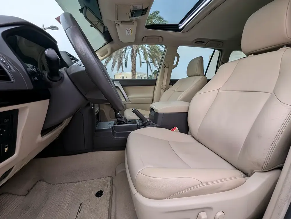 Toyota Prado VXR 2018 Full Option-V6 4.0L - GCC Specs - Well Maintained - Image 7