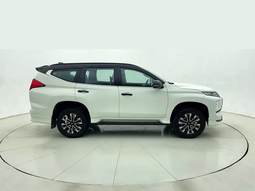 AED 1,473/m | 0 DP | Free 3 Months Warranty | Service History | MITSUBISHI MONTERO SPORT 2023 - Image 5