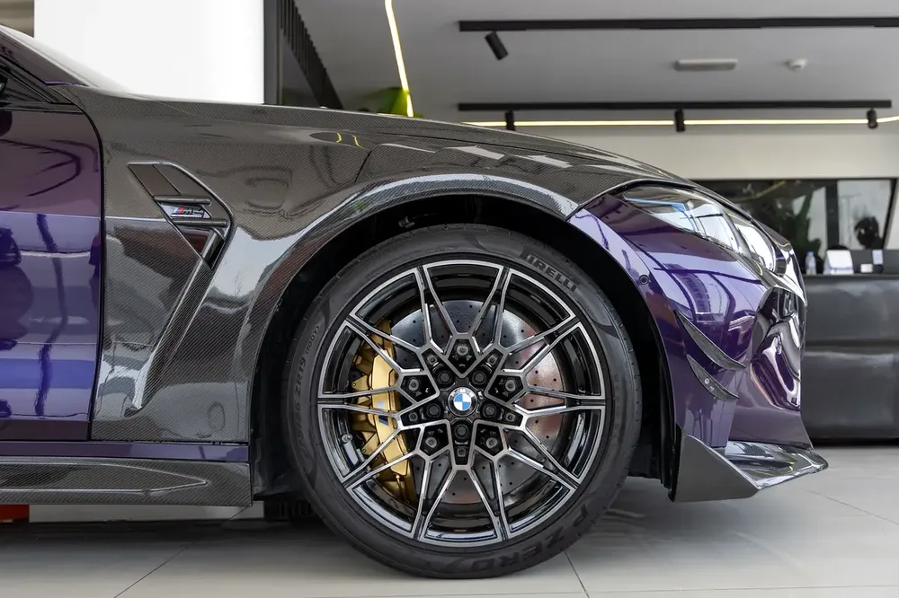 BMW M4 COMPETITION | COUPE | GCC | 5 YEARS WARRANTY | SERVICE CONTRACT | FULL CARBON FIBER 2025 - Image 10
