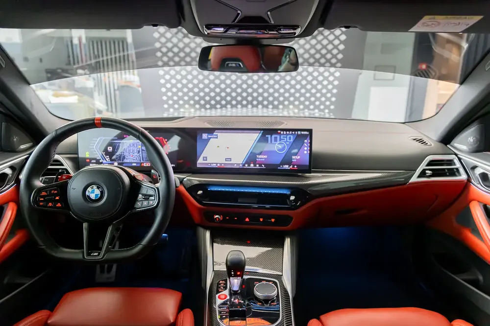 BMW M4 COMPETITION | COUPE | GCC | 5 YEARS WARRANTY | SERVICE CONTRACT | FULL CARBON FIBER 2025 - Image 14