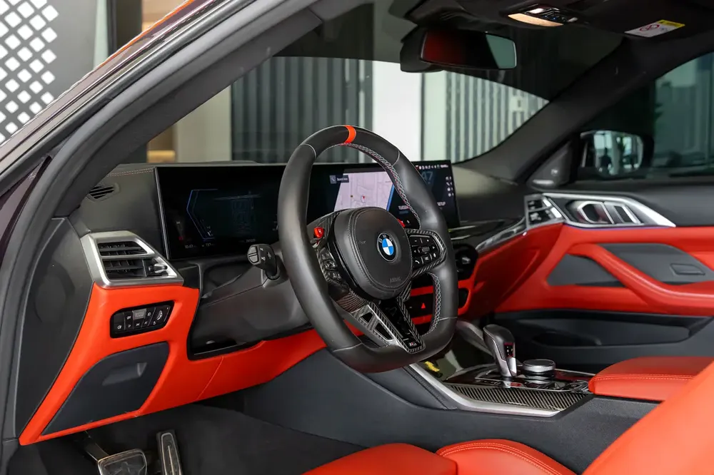 BMW M4 COMPETITION | COUPE | GCC | 5 YEARS WARRANTY | SERVICE CONTRACT | FULL CARBON FIBER 2025 - Image 17