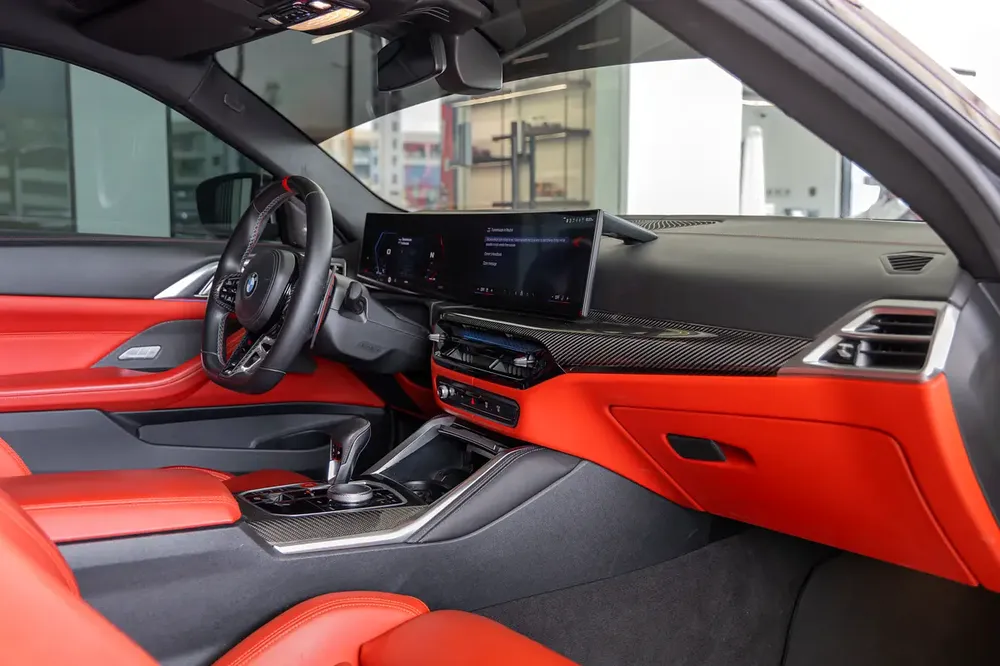 BMW M4 COMPETITION | COUPE | GCC | 5 YEARS WARRANTY | SERVICE CONTRACT | FULL CARBON FIBER 2025 - Image 19