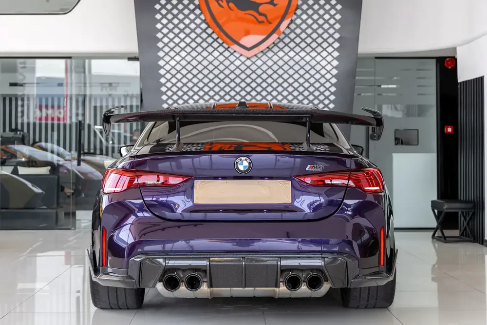 BMW M4 COMPETITION | COUPE | GCC | 5 YEARS WARRANTY | SERVICE CONTRACT | FULL CARBON FIBER 2025 - Image 7