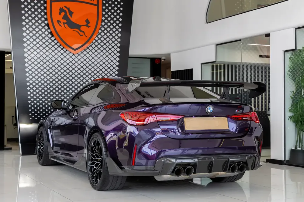 BMW M4 COMPETITION | COUPE | GCC | 5 YEARS WARRANTY | SERVICE CONTRACT | FULL CARBON FIBER 2025 - Image 8