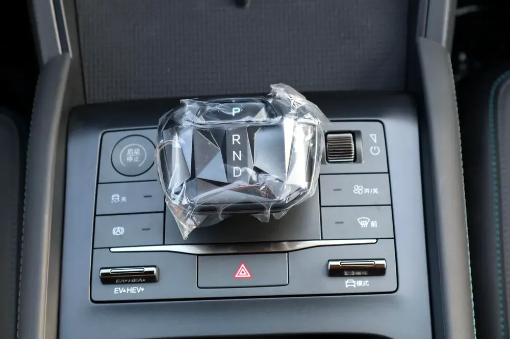 2024 BYD Qin L DM-i  (Brand New ) - Image 8