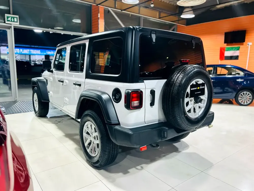 Jeep Wrangler Sport S 2023 - Canadian Specs - Perfect Condition! - Image 4