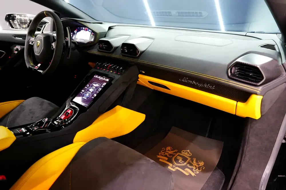 2024 Huracan Tecnica LP 640-2, Carbon Interior, Lifting System, Apple CarPlay, Dealer Warr + Serv! - Image 6